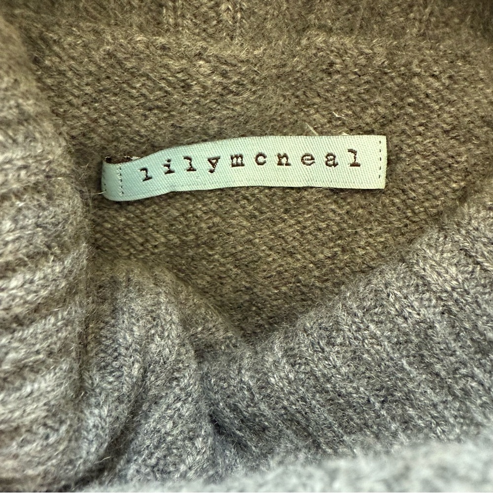 Lily McNeal 100% Cashmere Gray Turtleneck Tunic Sweater Size XS - Picture 6 of 6